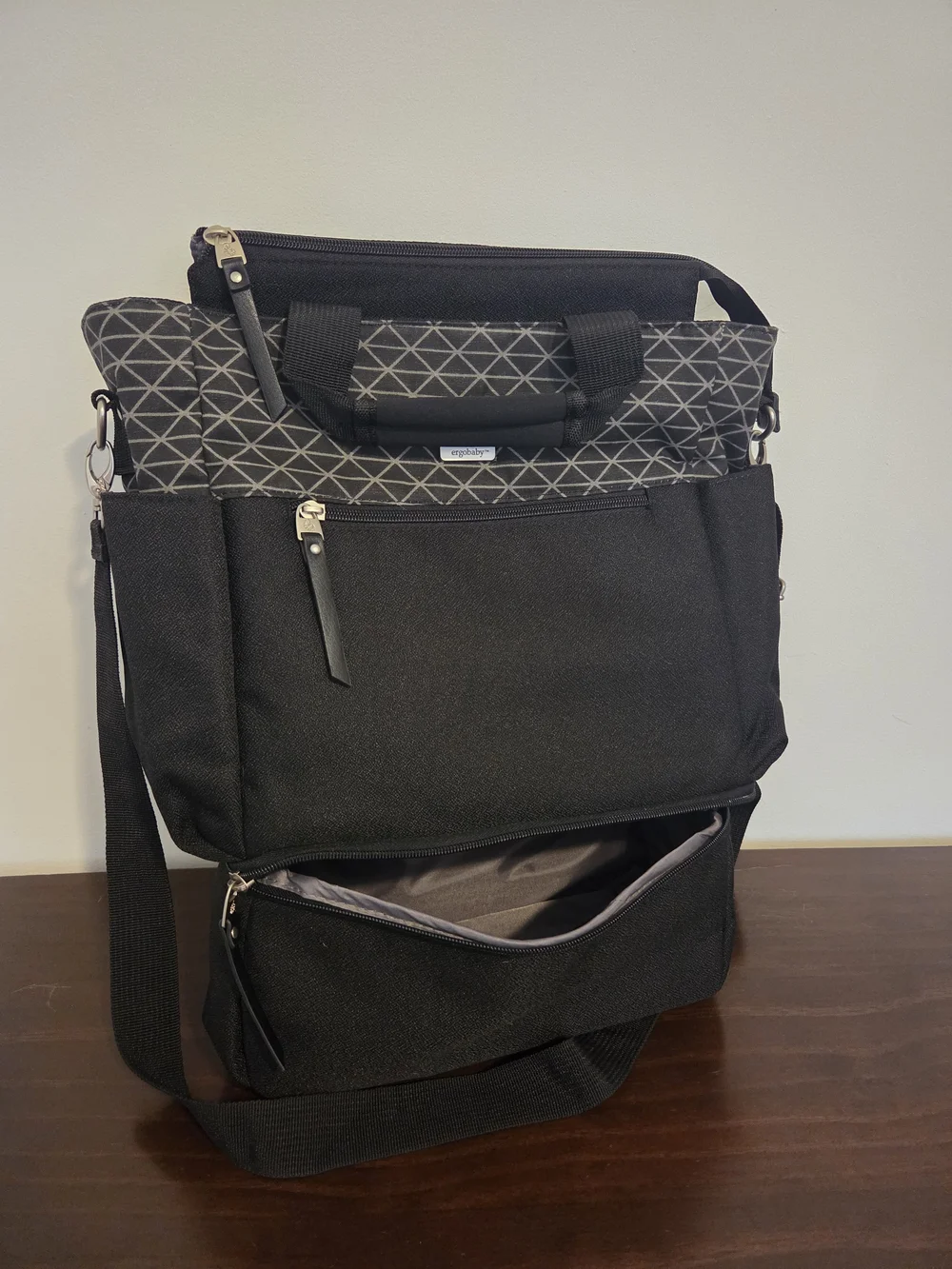 Ergobaby Black and Gray Baby Diaper Tote with Crossbody Strap